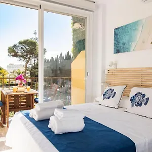 enjoy-la-carihuela-beach-at-4-min-terrace-pool.1costadelsol.com/